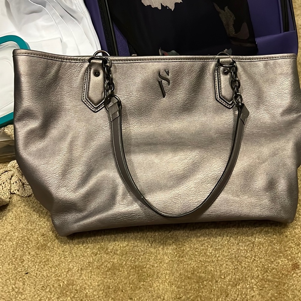 Vera Wang purse
